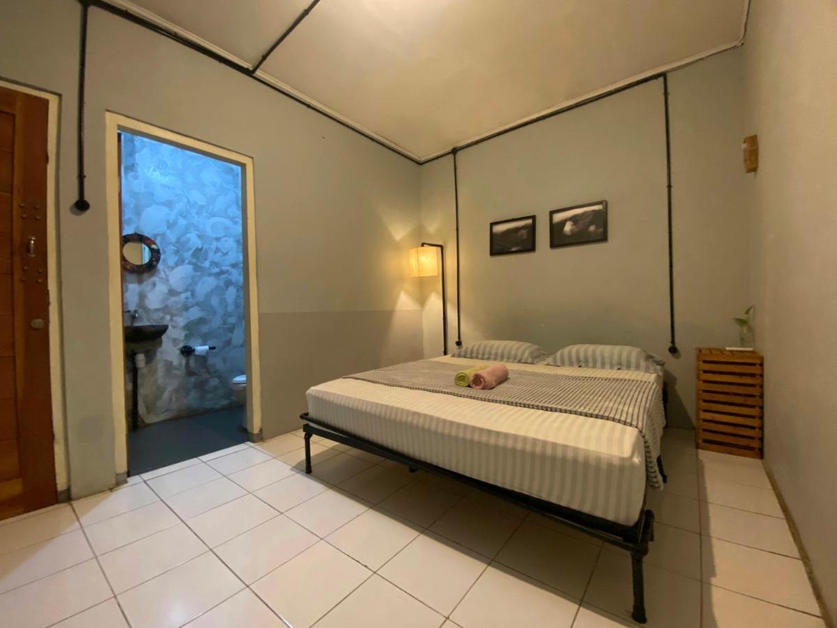 Reeneo Guest house