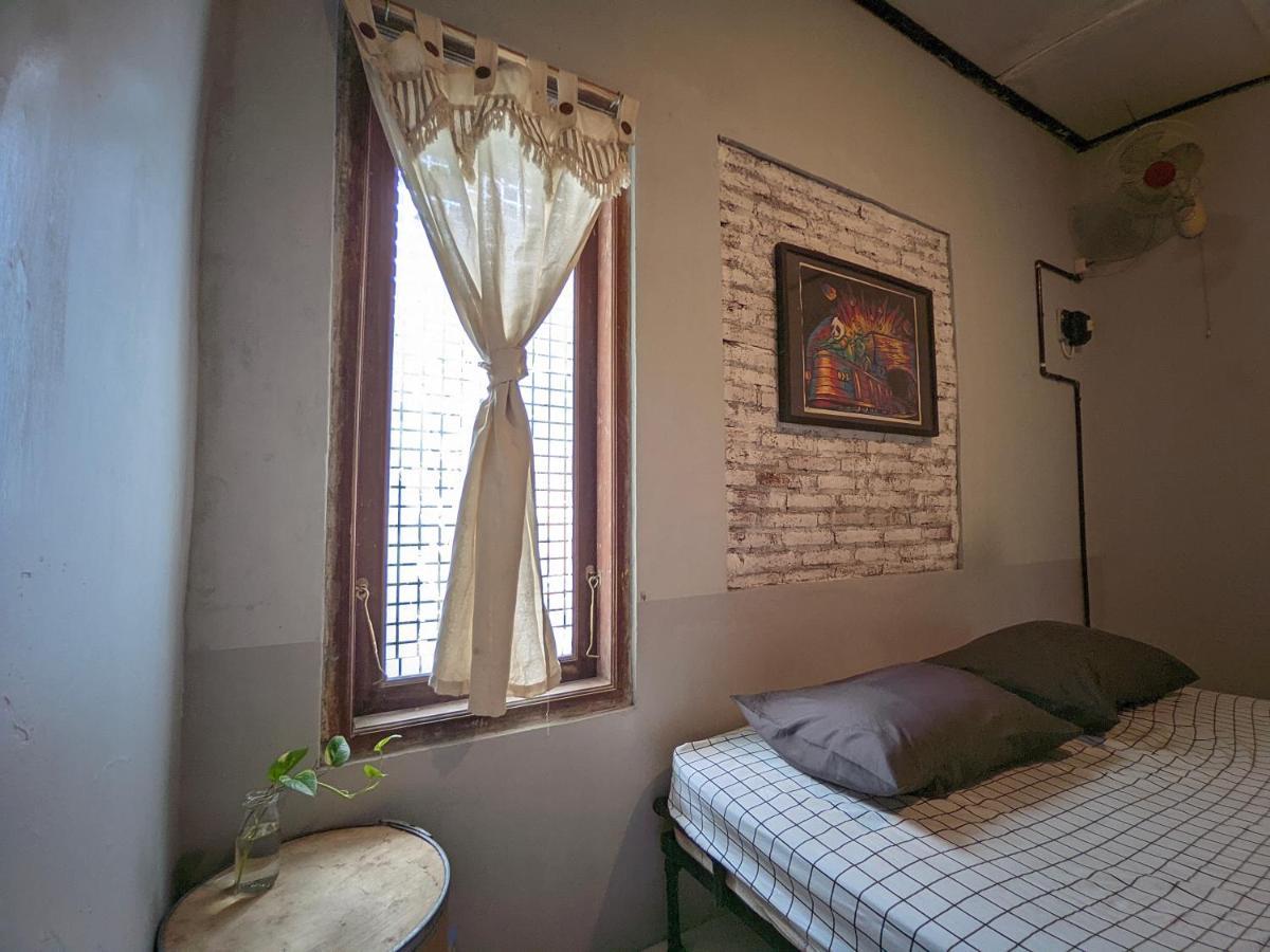 Reeneo Guest house *