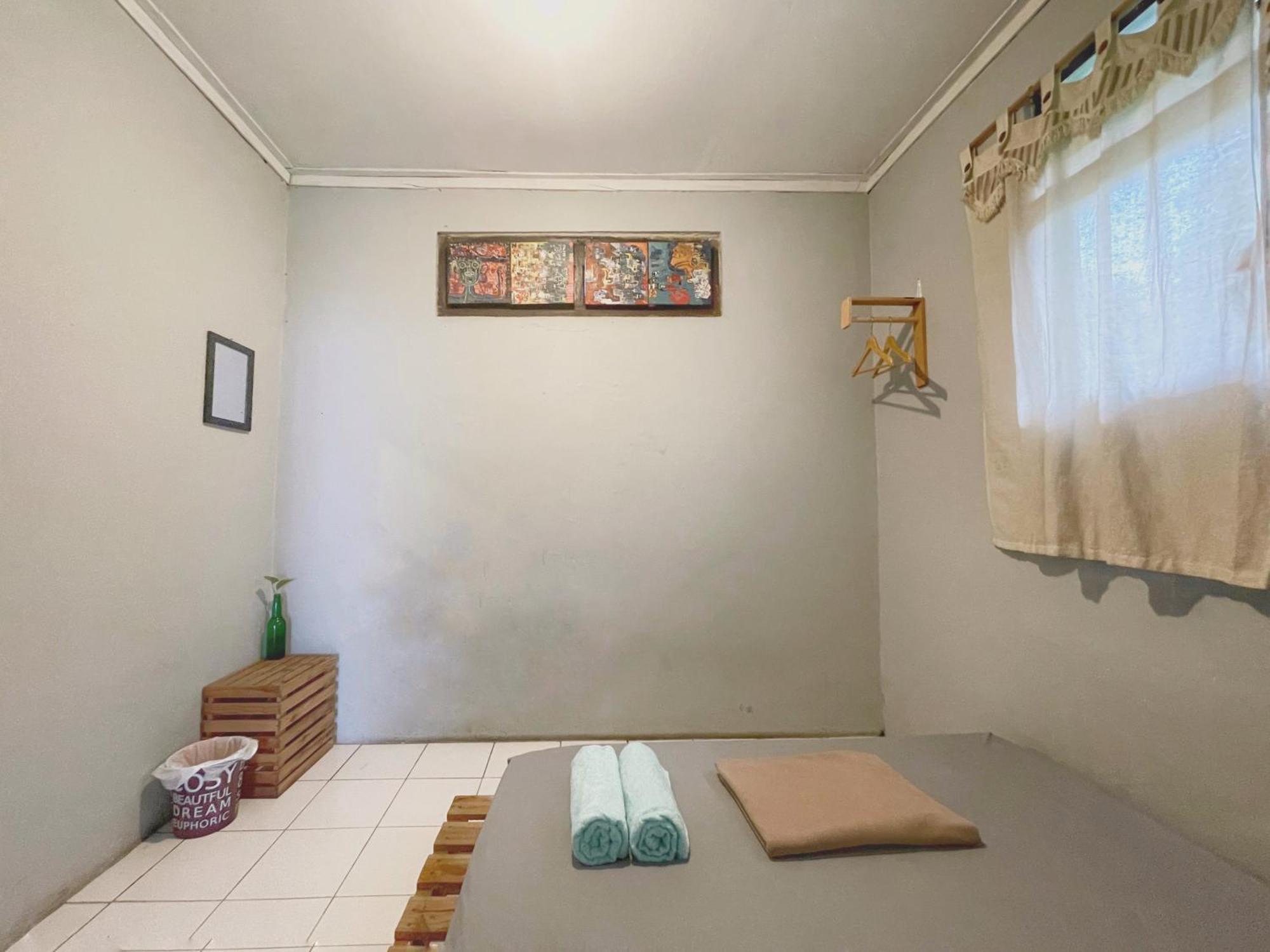 Reeneo Guest house